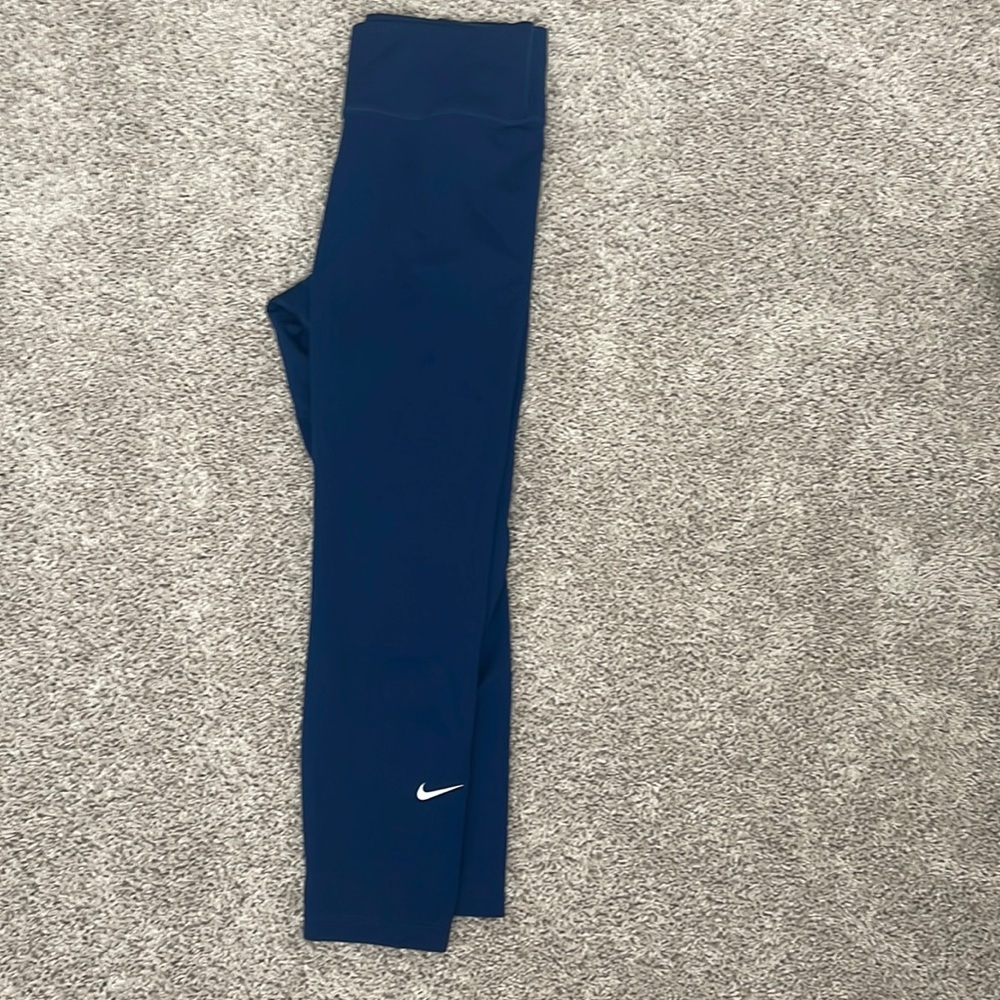 Nike dri-fit navy cropped leggings